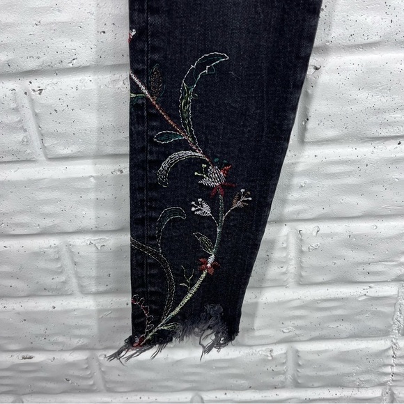 ZARA “The Skinny” Premium Black Distressed embroidered Skinny stretch jeans - Picture 8 of 10